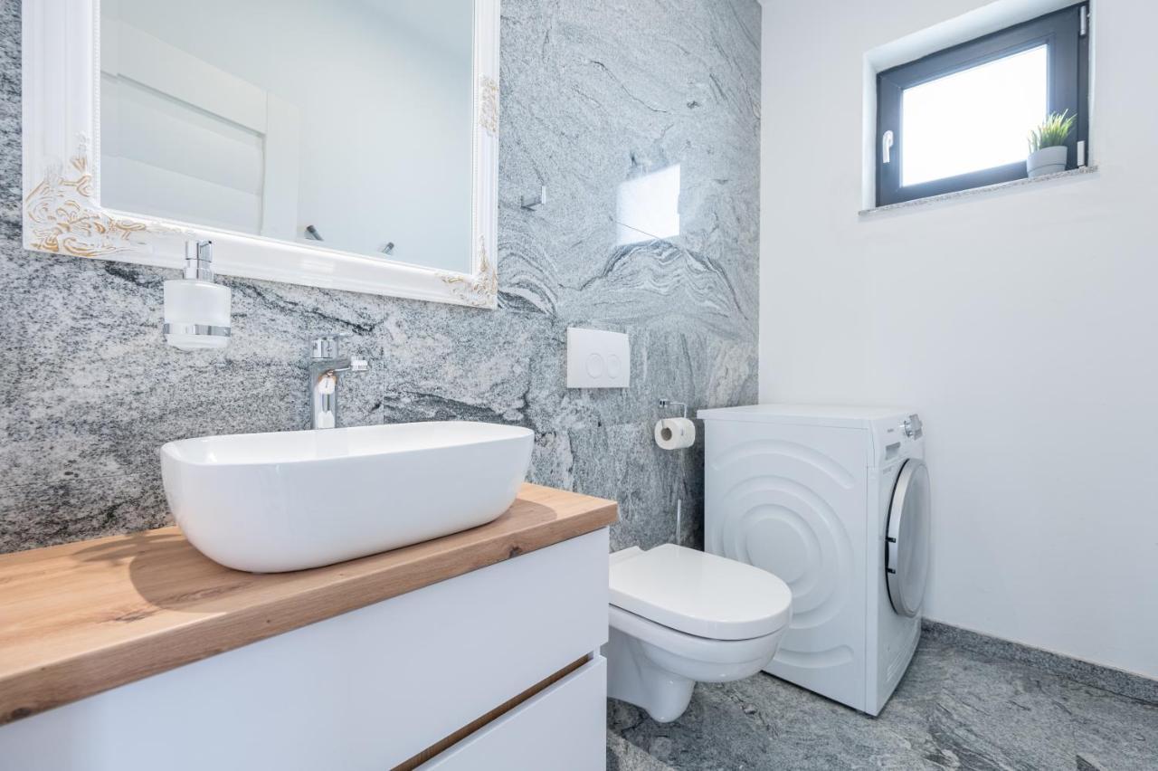 Casa Fischer Apartment Ciheiu ภายนอก รูปภาพ