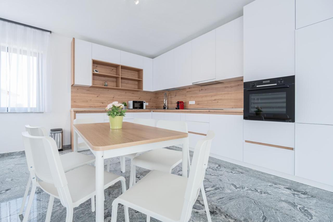 Casa Fischer Apartment Ciheiu ภายนอก รูปภาพ