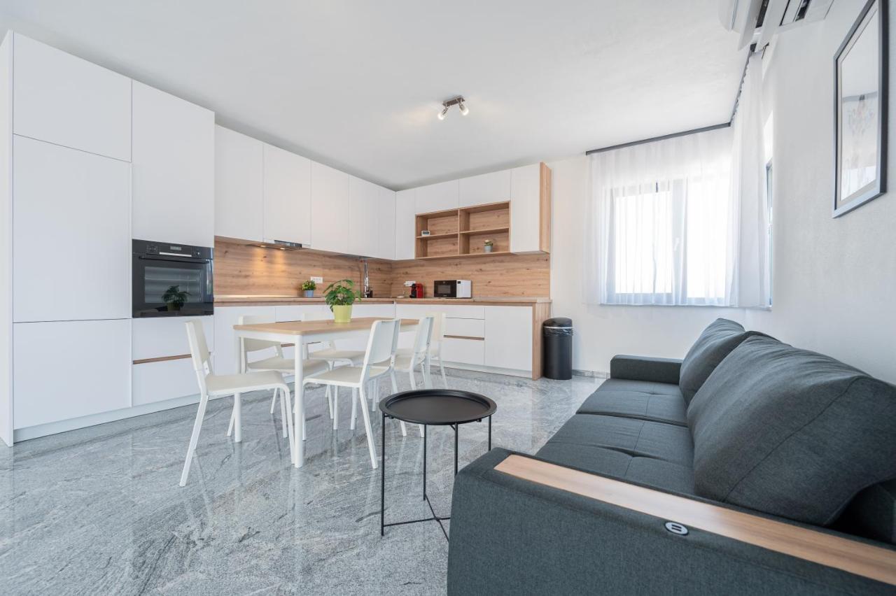 Casa Fischer Apartment Ciheiu ภายนอก รูปภาพ