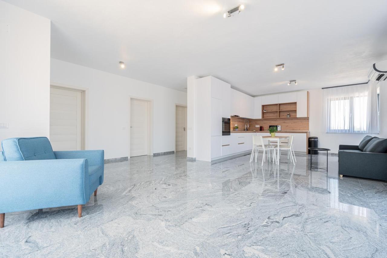 Casa Fischer Apartment Ciheiu ภายนอก รูปภาพ